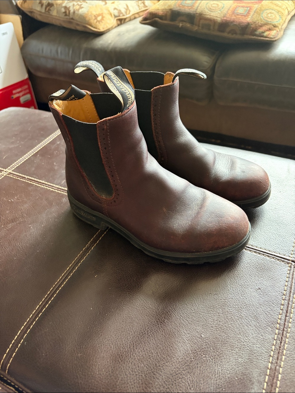 Women’s US-7 or EU-4 Blundstone Burgundy Chelsea-style Leather Boots